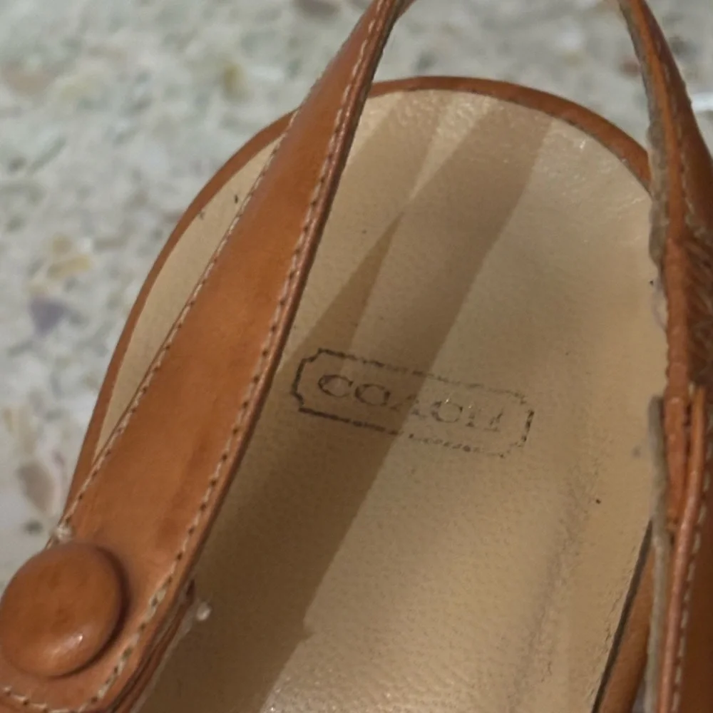 🌸 Vintage Coach sling back heels 🌸 - Picture 4 of 10